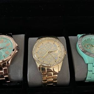 Gold watch with glitter background